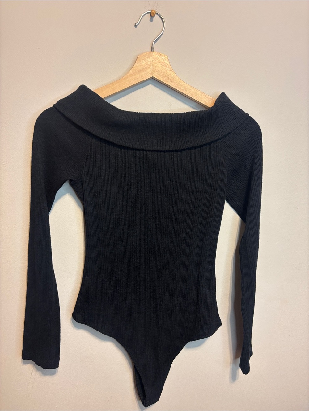 ✨Aerie Black Ribbed Off-Shoulder Long Sleeve Sweater Bodysuit Medium